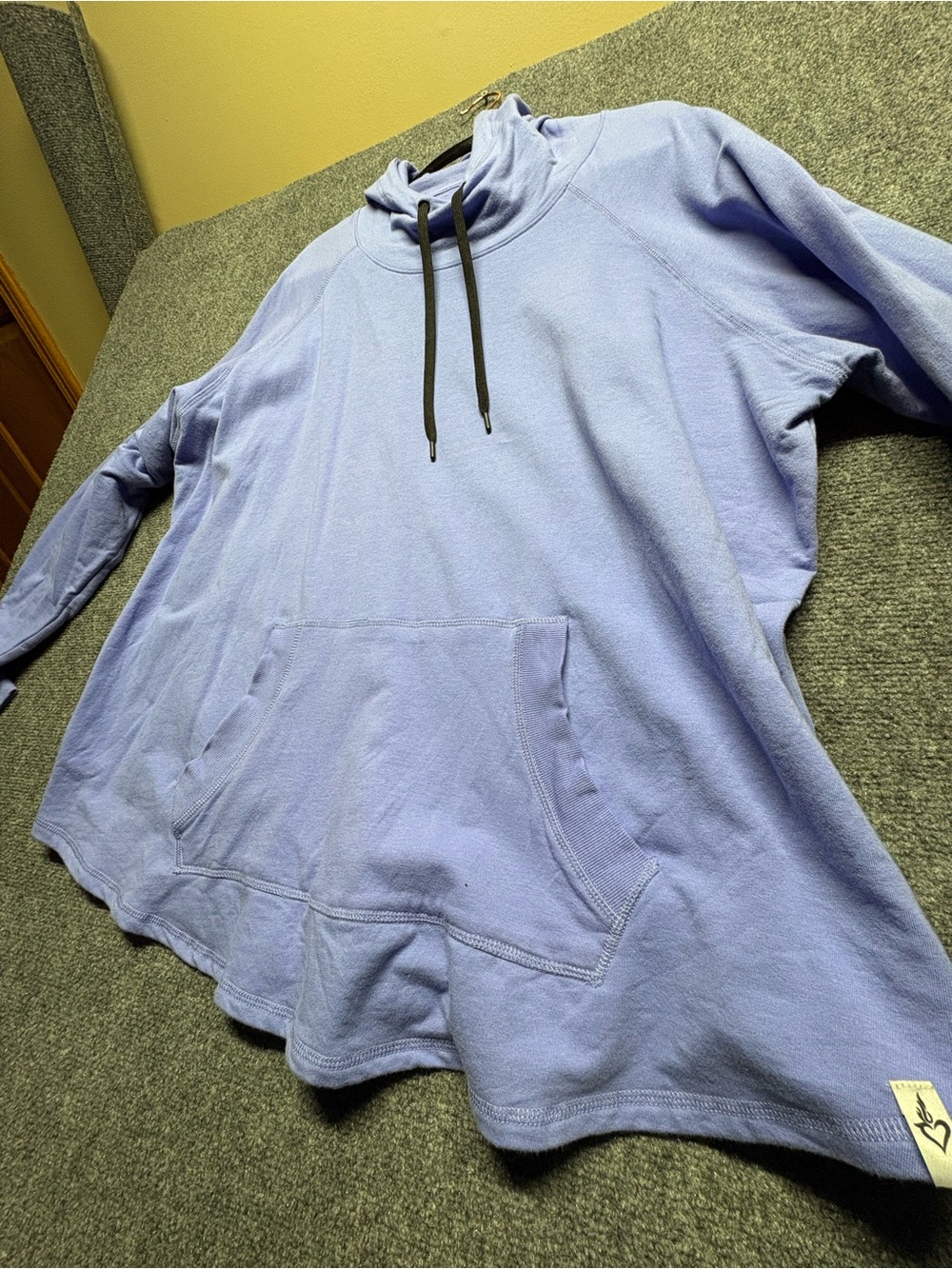Torrid Light Purple Women’s Pullover Hoodie Sweater- size 2 (18/20)